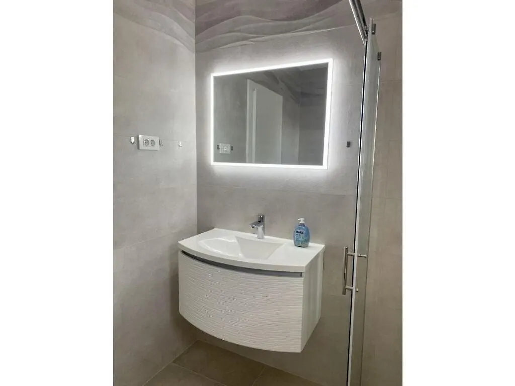 펜션 비르 Blizina Mora II Modern Retreat 빌라